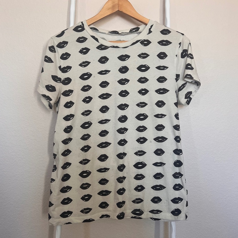 Pam & Gela T Shirt Black Lips Pattern Short Sleeve Size M
